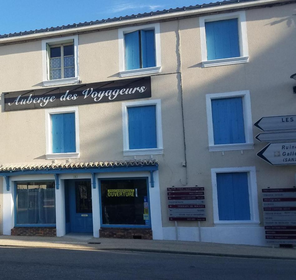 Ménigoute L'Auberge Des Voyageurs מראה חיצוני תמונה