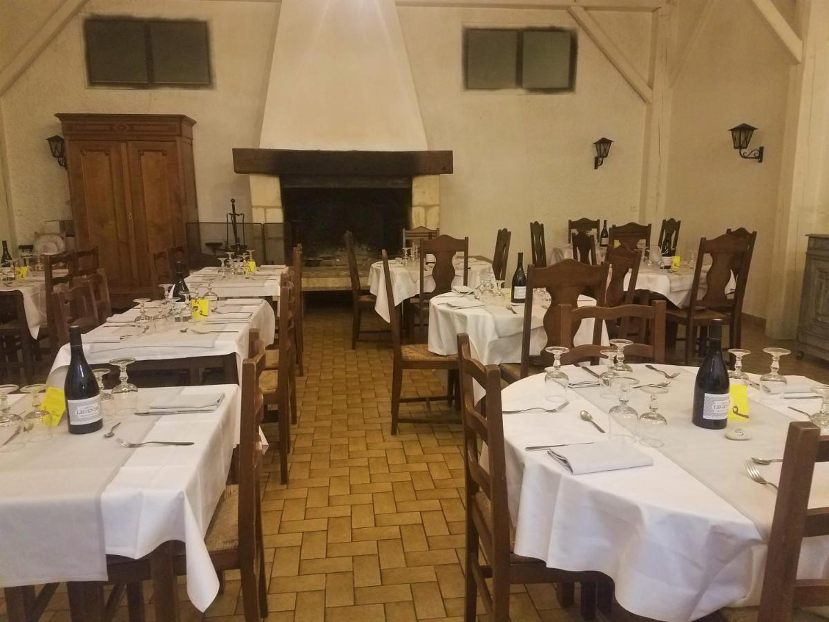 Ménigoute L'Auberge Des Voyageurs מראה חיצוני תמונה